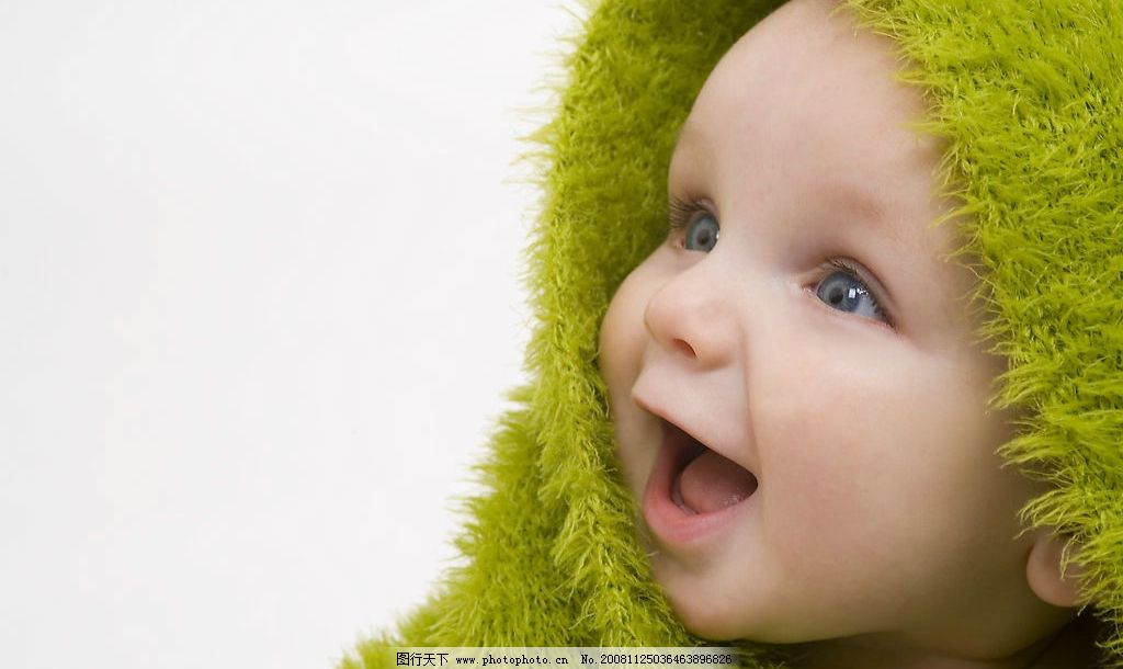 可爱绿色宝宝 大眼睛可爱小宝宝 宝宝 可爱 baby 眼睛 毛巾 宝贝 小孩 婴儿 小手 小嘴 小性感 小嘴唇 睡觉 看 look 视觉 父母 孩子 人物图库 儿童幼儿 可爱baby 摄影图库 300DPI JPG